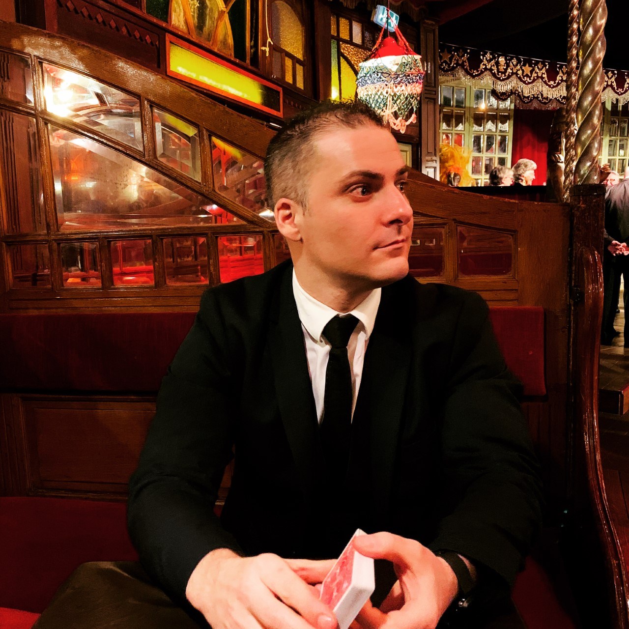 spectacle-magicien-mentaliste-toursdemagie-Paris75